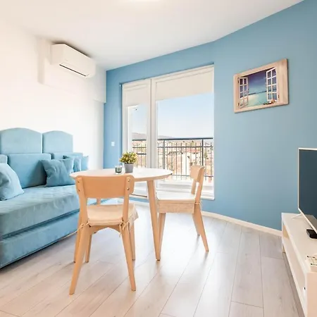 Blue Horizon Sea View 1br شقة فارنا
